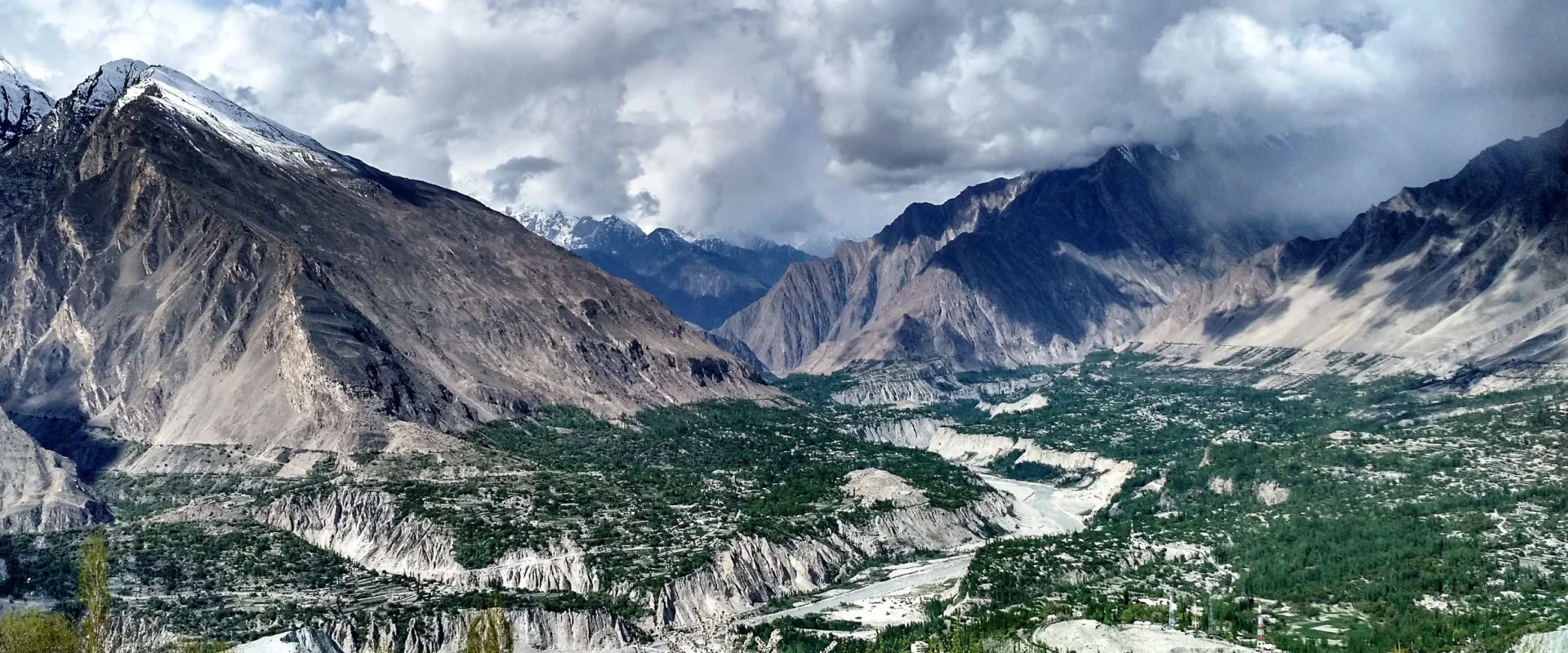 Hotels In Hunza